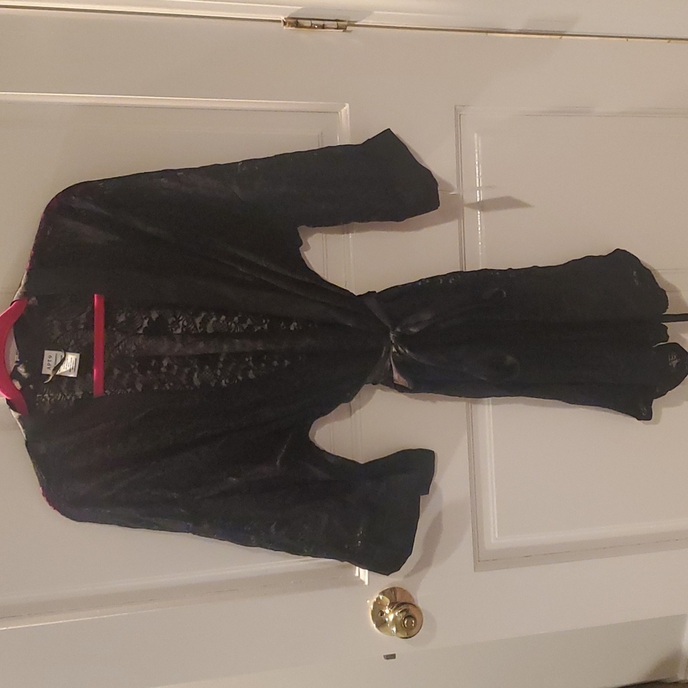 BNWT black lace robe